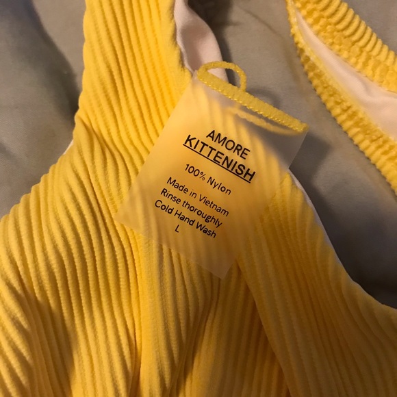 Kittenish bikini - Picture 2 of 5